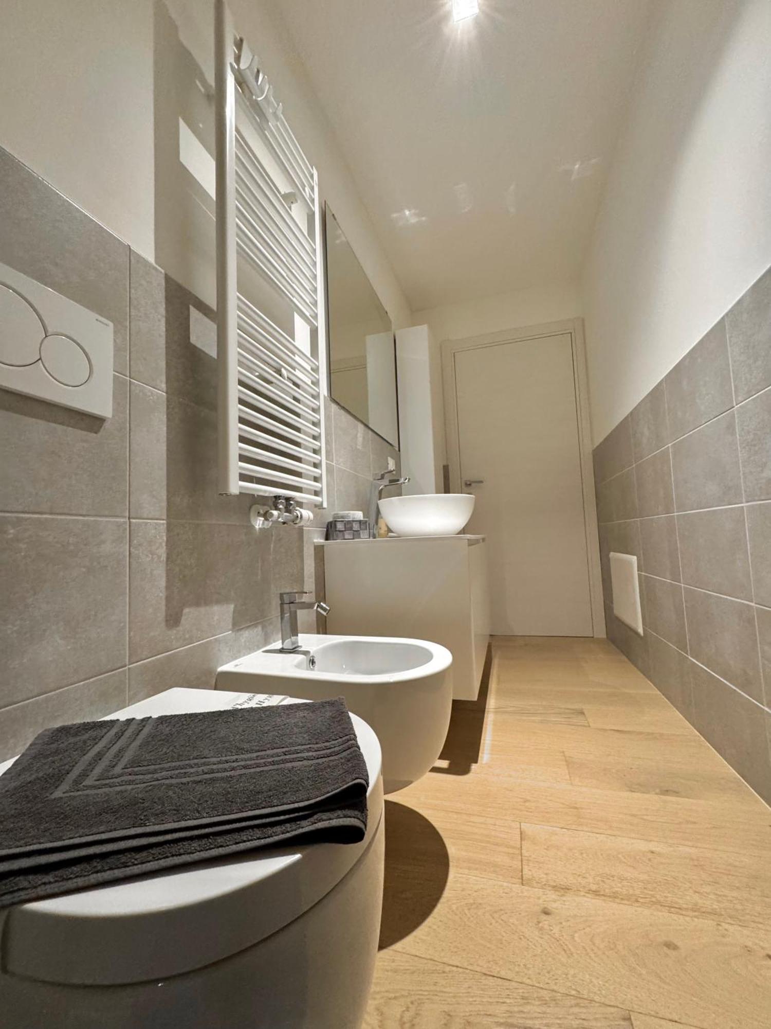 Gold'S House Apartment ตรีเอสเต ภายนอก รูปภาพ